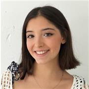 Una profesora con mucha empatía y paciencia, leo bien a las personas por lo que no me cuesta saber por donde dirigir la clase